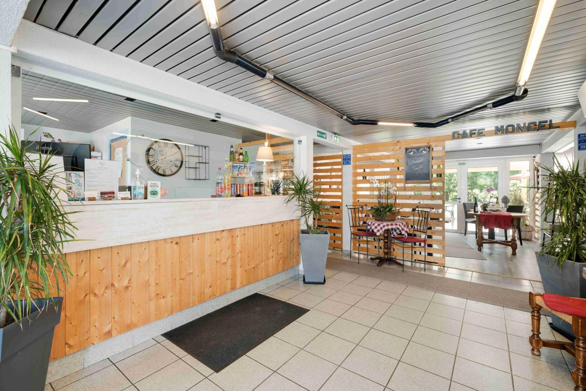 Hotel Acacia Nancy Sud Luneville Moncel-lès-Lunéville Eksteriør bilde